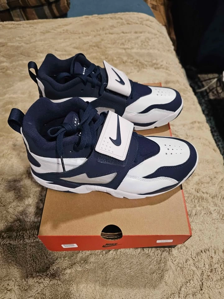 Brand New Nike Air Diamond Turf - photo 3