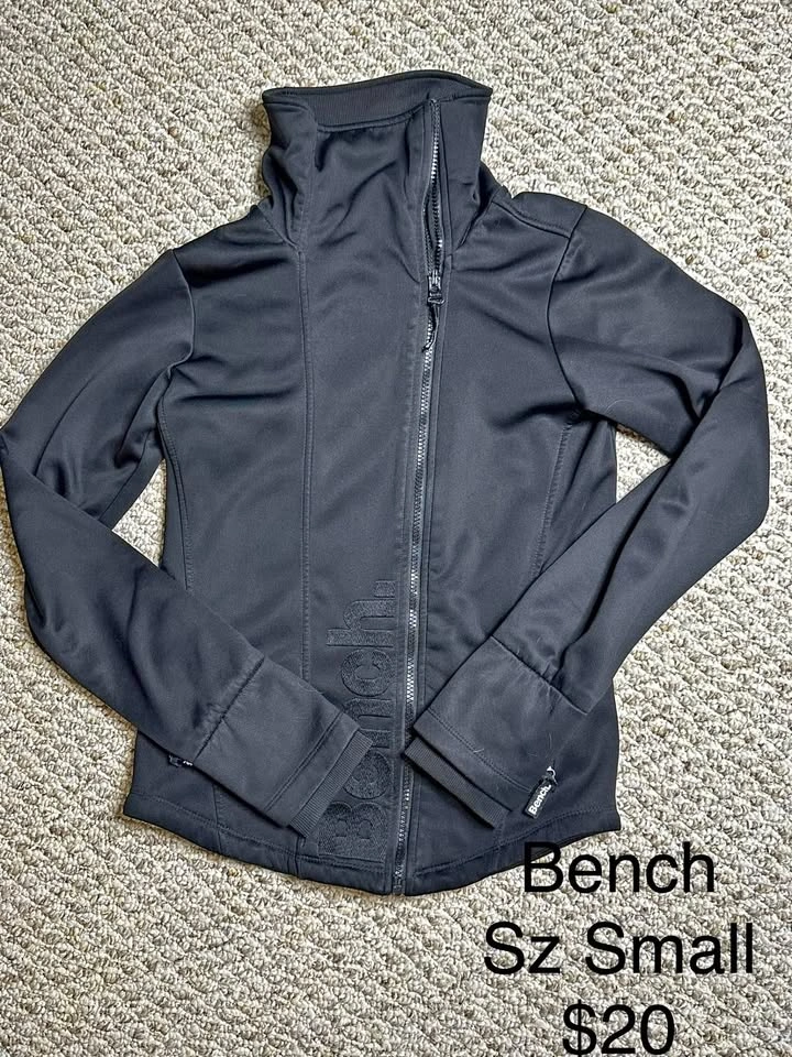 Bench Zip up Jacket Women’s Small