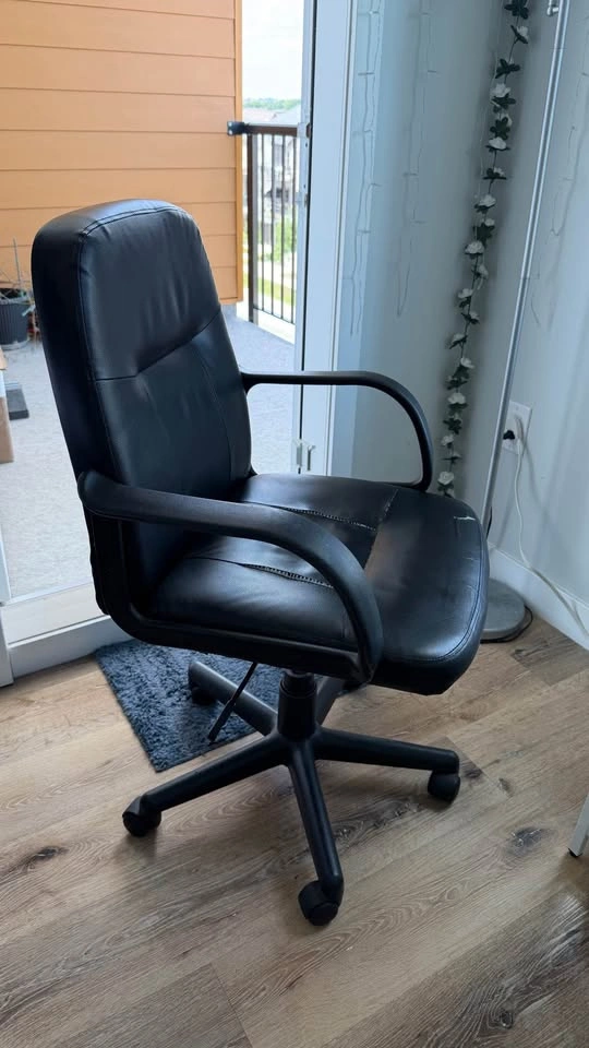 Black Faux Leather Office Chair - photo 2