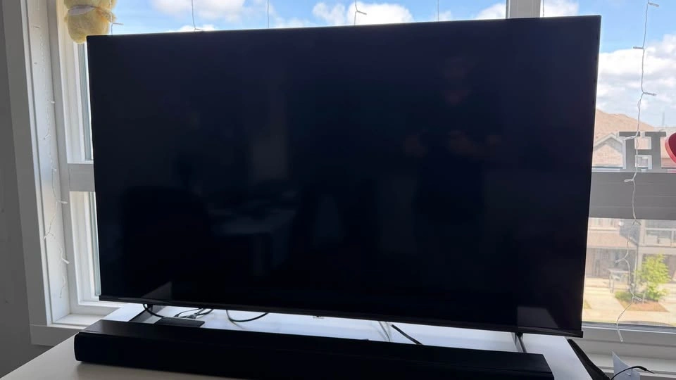 Hisense 50” QLED 4K UHD Smart Fire TV - photo 2