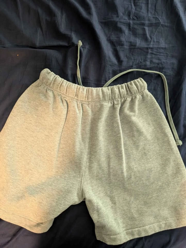 Light Oatmeal Essential Shorts - photo 2