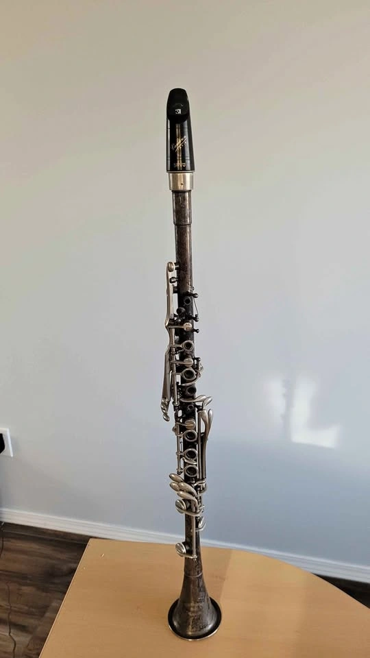 Vintage Metal-Body Clarinet with Vandoren 5RV Mouthpiece