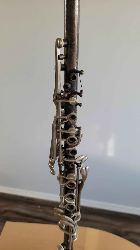 Vintage Metal-Body Clarinet with Vandoren 5RV Mouthpiece - photo 2