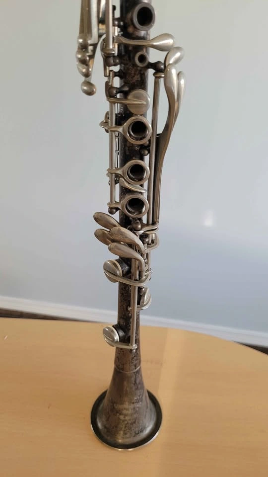 Vintage Metal-Body Clarinet with Vandoren 5RV Mouthpiece - photo 3