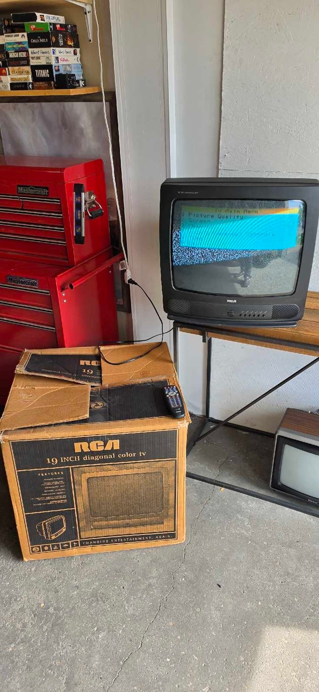 RCA F19261 CRT TV Retro Gaming 19"