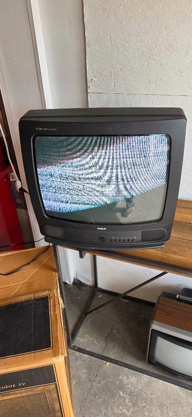 RCA F19261 CRT TV Retro Gaming 19" - photo 2
