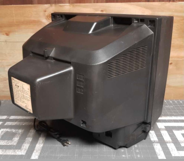 JVC 20" AV 20220 CRT TV Retro Video Gaming - photo 2