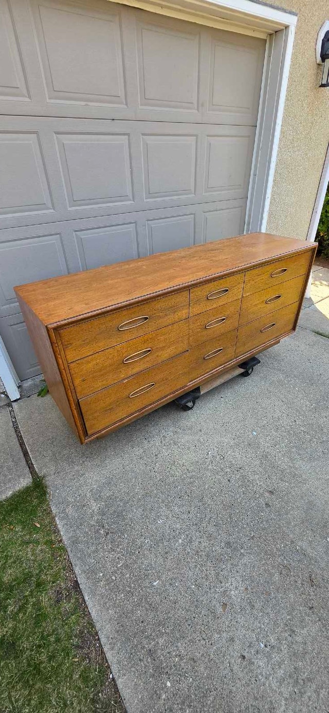 Old Dresser - photo 2