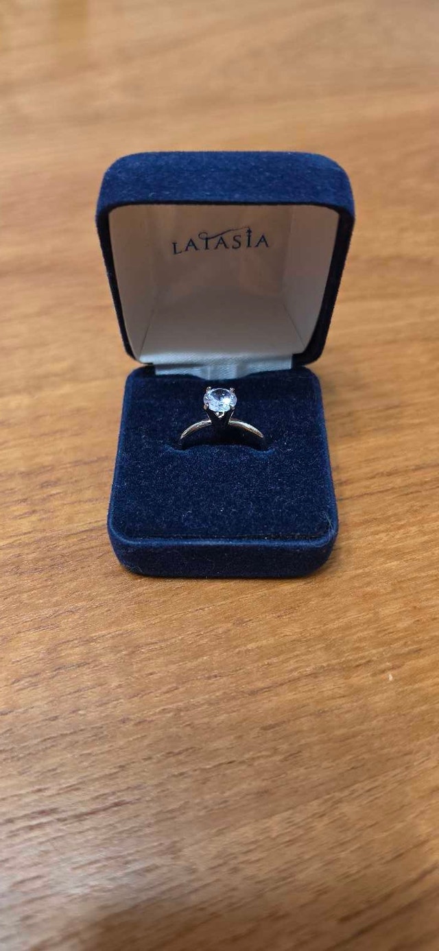 14k White Gold Plated Diamond Ring - photo 4