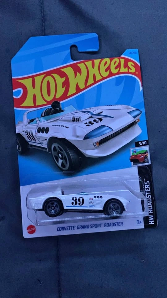 Hot Wheels Corvette Grand Sport Roadster Toy Car