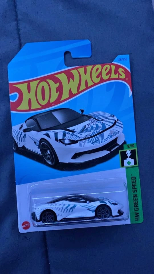 Hot Wheels Automobili Pininfarina Battista Toy Car