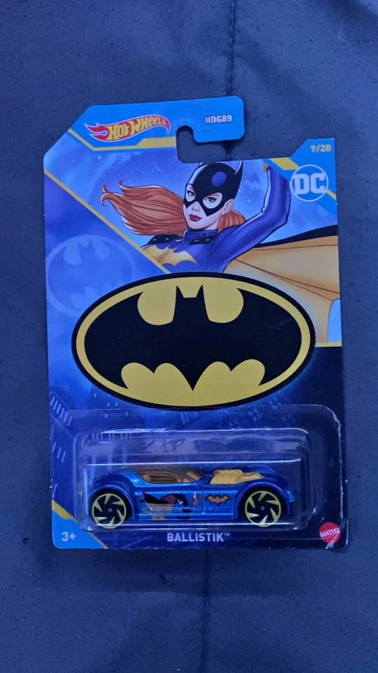 Hot Wheels Batgirl Car