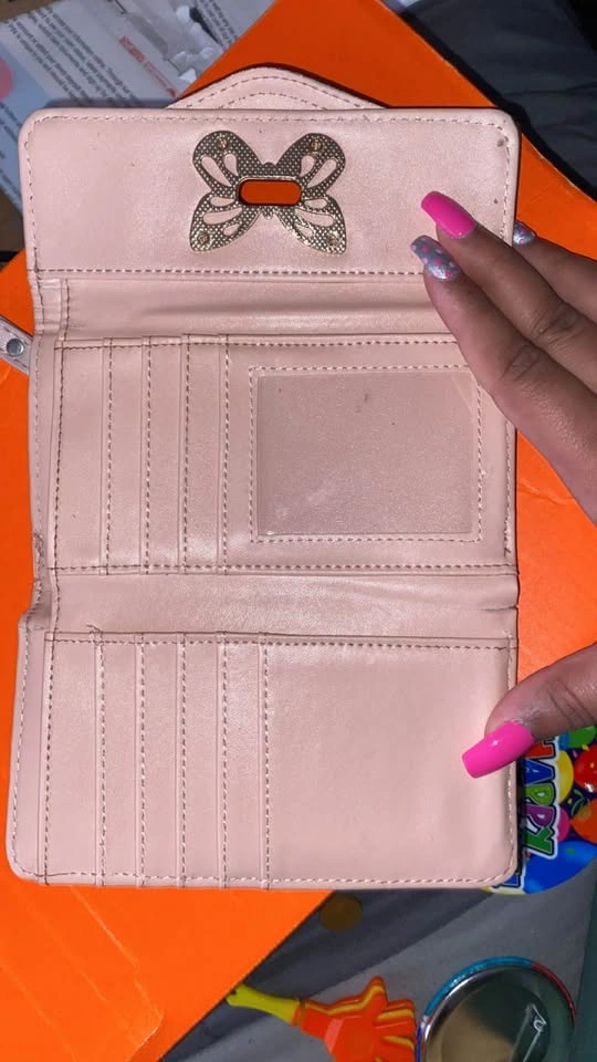 pink wallet - photo 2