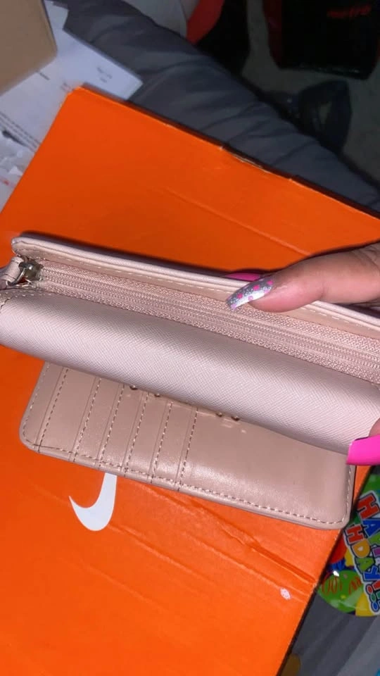 pink wallet - photo 3