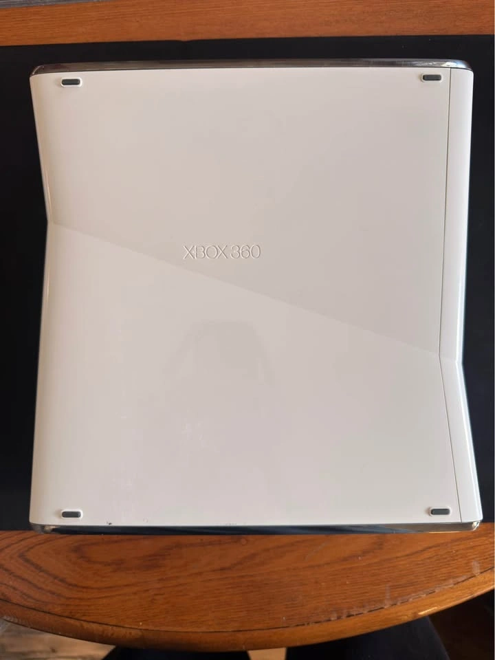 Xbox 360 Slim Bundle - photo 2