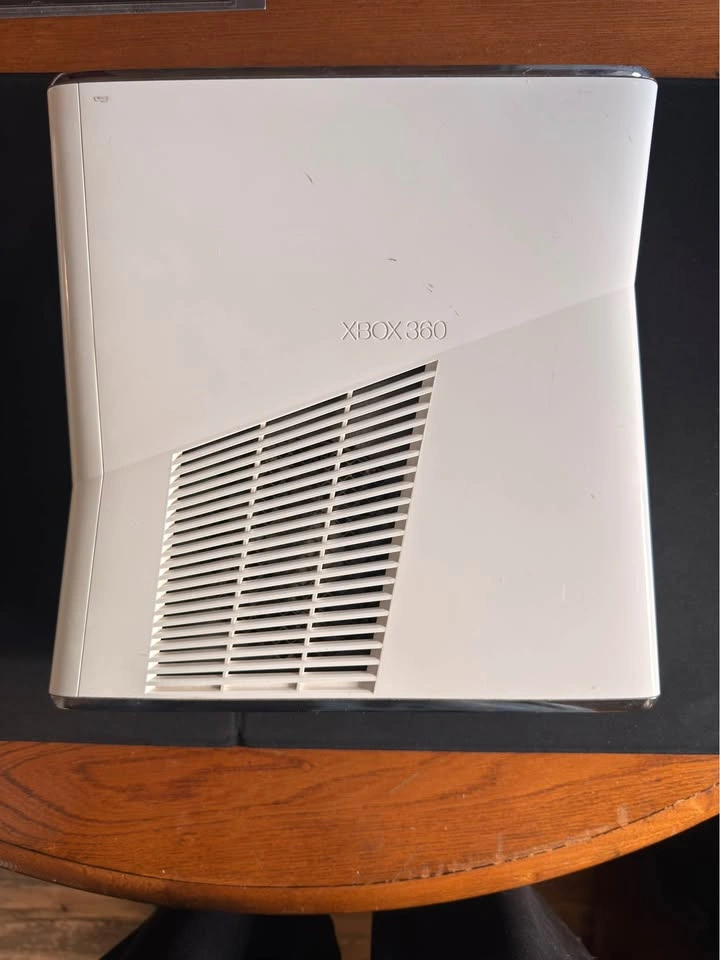 Xbox 360 Slim Bundle - photo 3