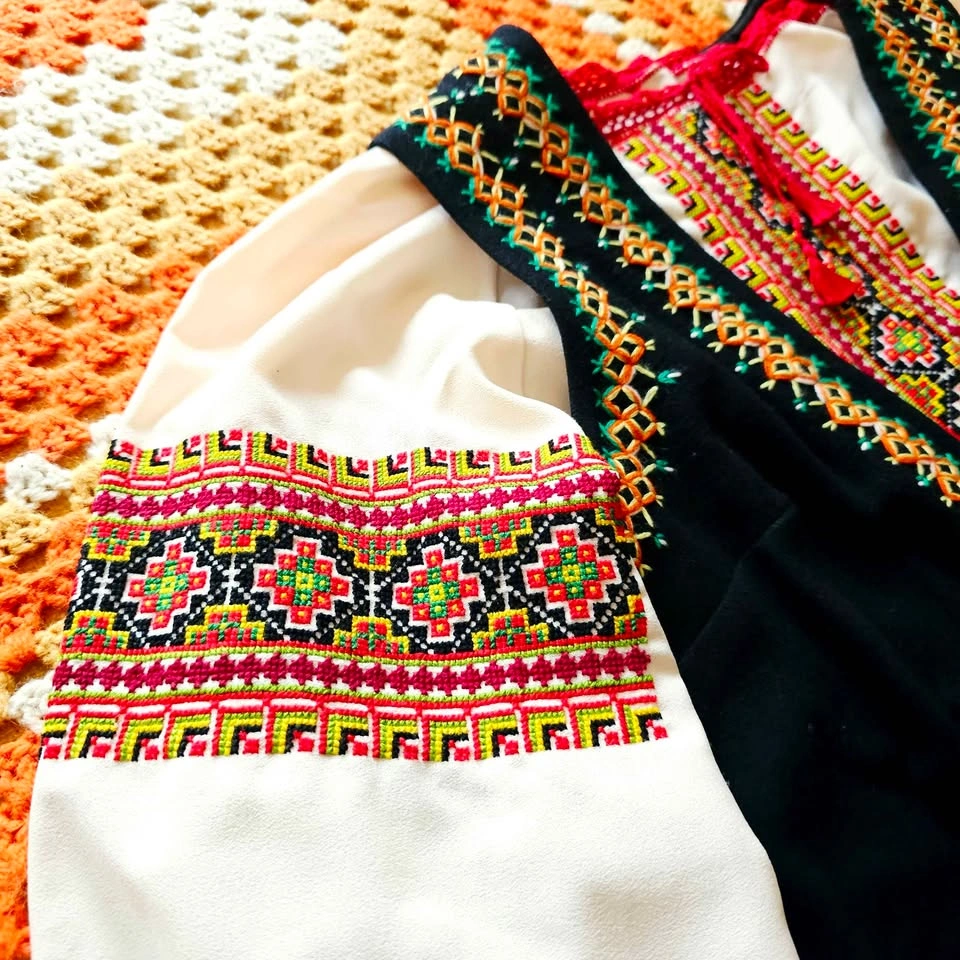Vintage Ukrainian Folk Costume Vyshyvanka Shirt & Wool Vest - photo 4