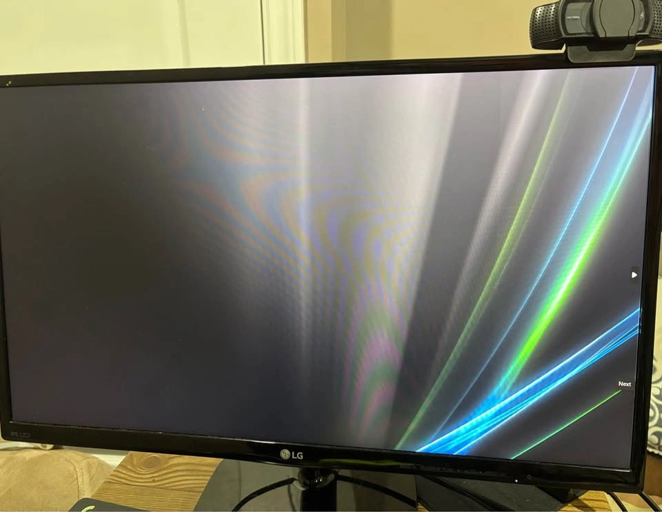LG 1080p Monitor - photo 3