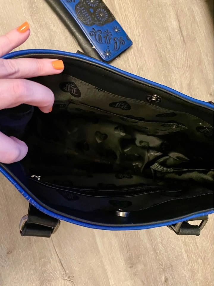 Loungefly Skull handbag and wallet - photo 4