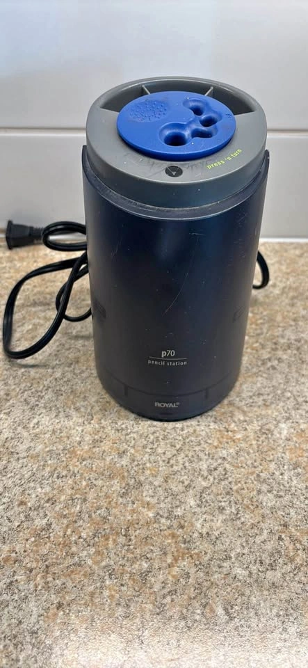 Electric pencil sharpener