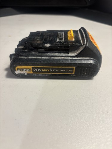 DEWALT DCB1106 20V MAX 6A Lithium-Ion Battery Charger w/ 20V Bat - photo 3