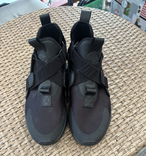 Nike Black Solid Mid Top Strap Closure Athletic Sneakers Unisex