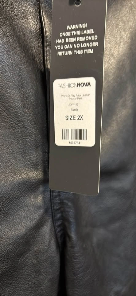 Black leather looking pants - photo 2