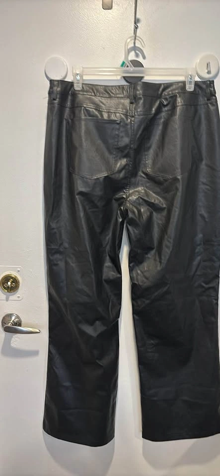 Black leather looking pants - photo 3