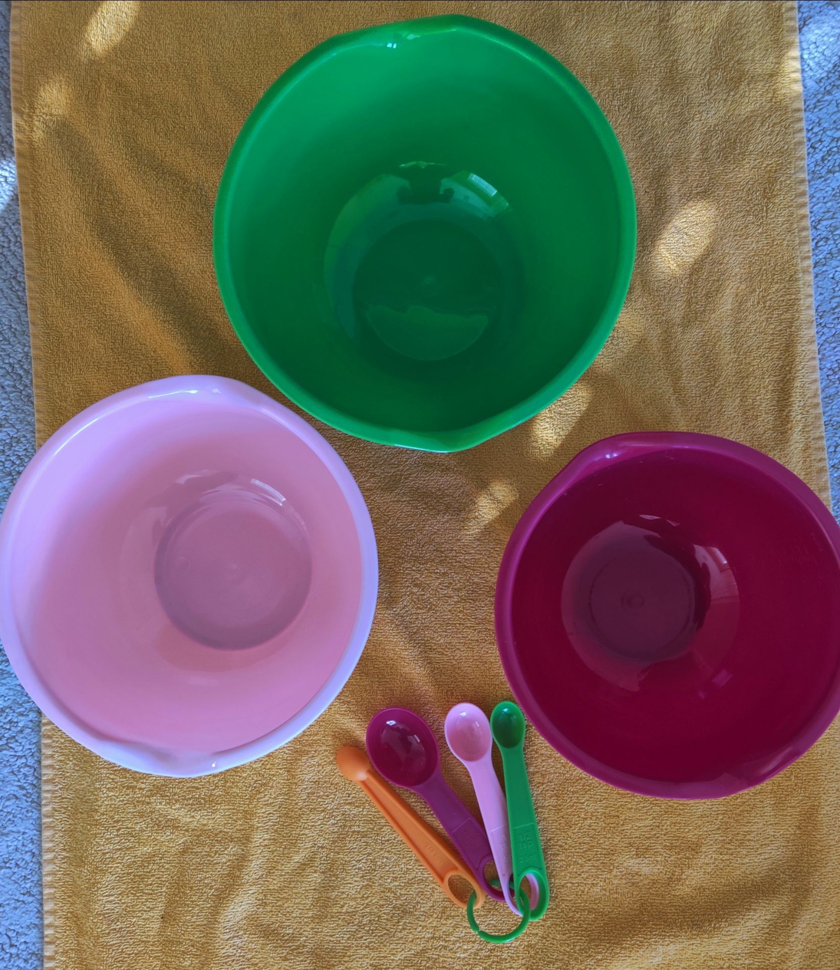 NEW Plastic Bowl and Spoon Set - photo 2
