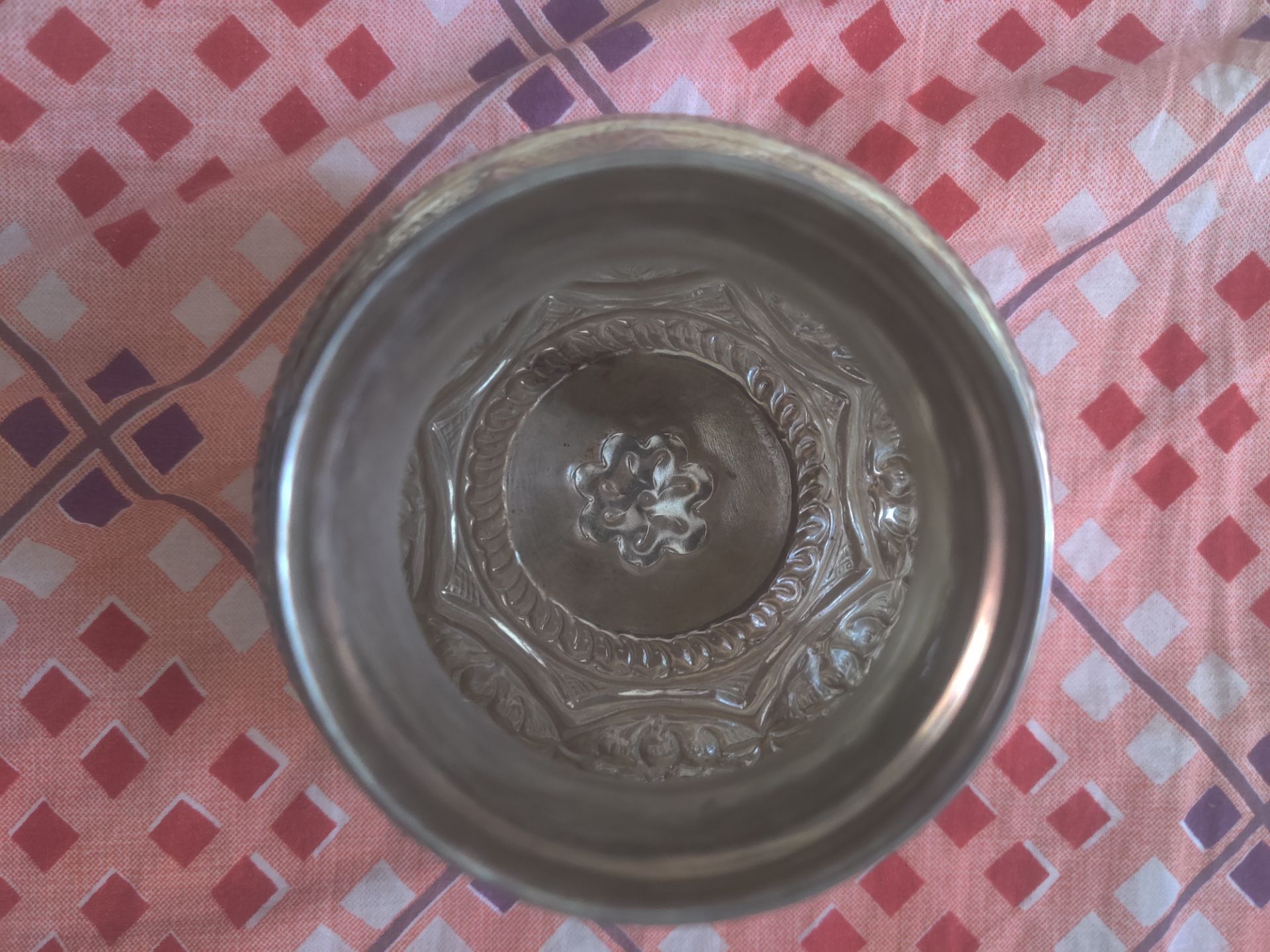 Elegant Silver Vessel with Astalakshmi Design - photo 2