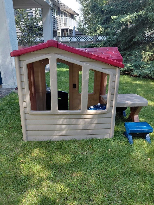 Little Tikes Outdoor Playhouse with BBQ Grill & Picnic Table - photo 2