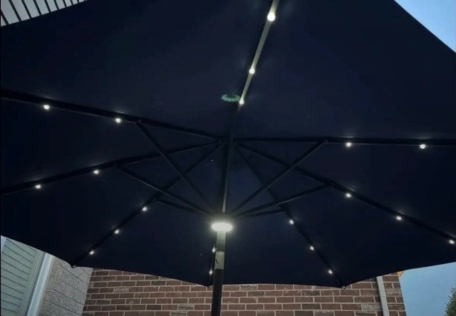 patio umbrella with LED lights - photo 3