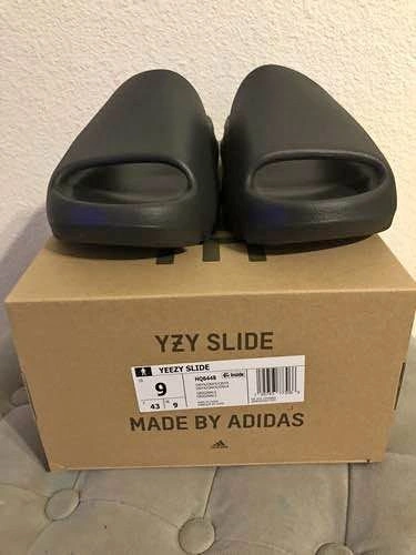 Adidas Yeezy Slide Onyx Size 9