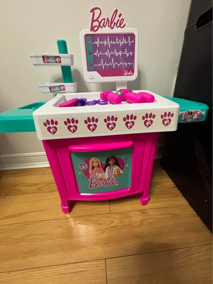 Barbie vet toy - photo 2