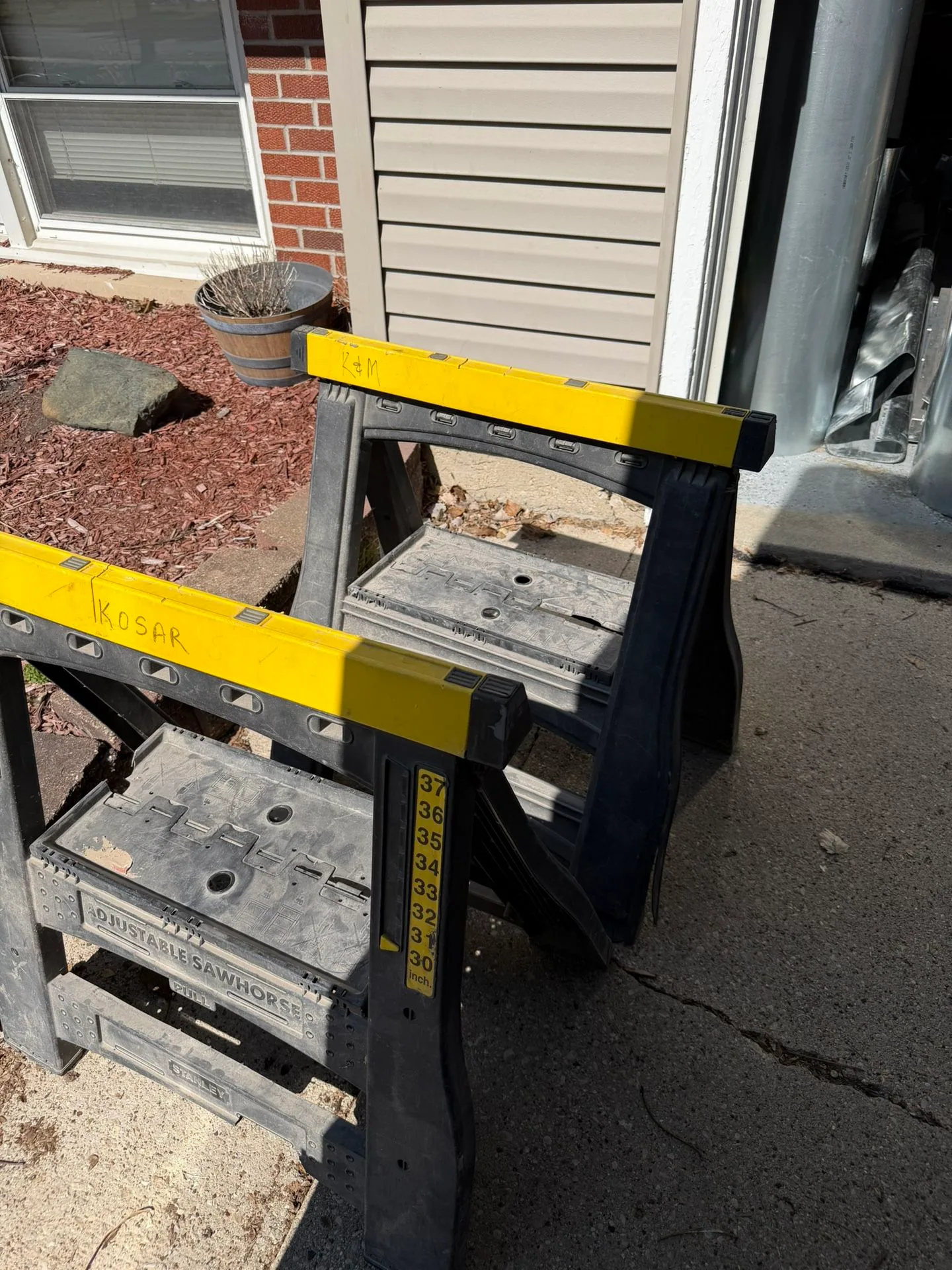 Adjustable Sawhorse thumbnail
