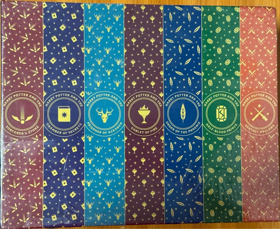 Harry Potter The Complete Series — 7-Book Box Set by J.K. Rowlin - photo 3