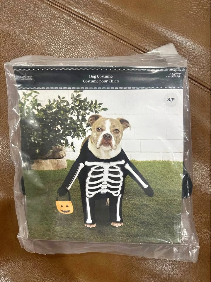 Brand new dog costume - small - Halloween