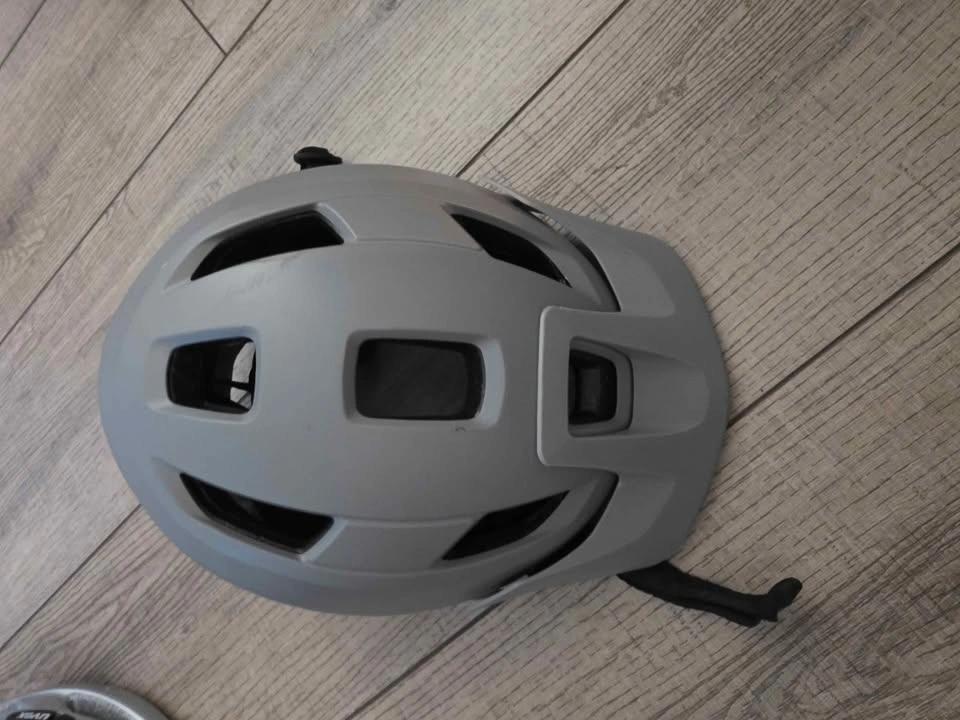 Bicycle Helmets / Bike Helmets (Uvex & MTB Style) - photo 2