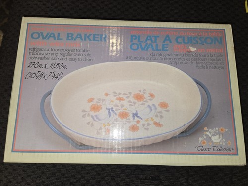 Vintage Country Classics Collection Oval Baker with Metal Rack