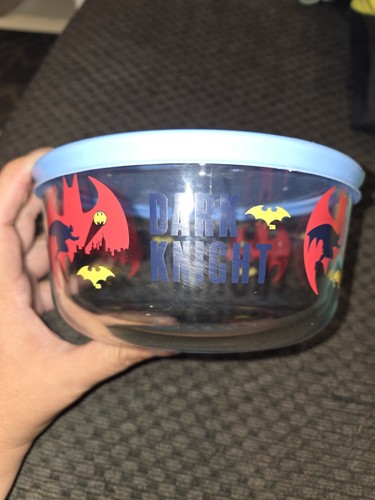Pyrex DC Comics "The Dark Knight" Batman 4-Cup Bowl & Lid
