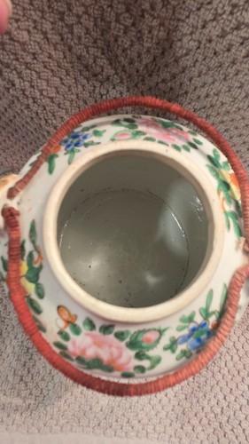 Antique Chinese Famille Rose Cylindrical Teapot - photo 5
