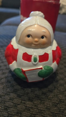 Vintage 1983 Avon Claus & Company Porcelain Christmas Set - photo 3