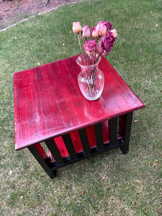 Crimson red Wooden Side Table - photo 2