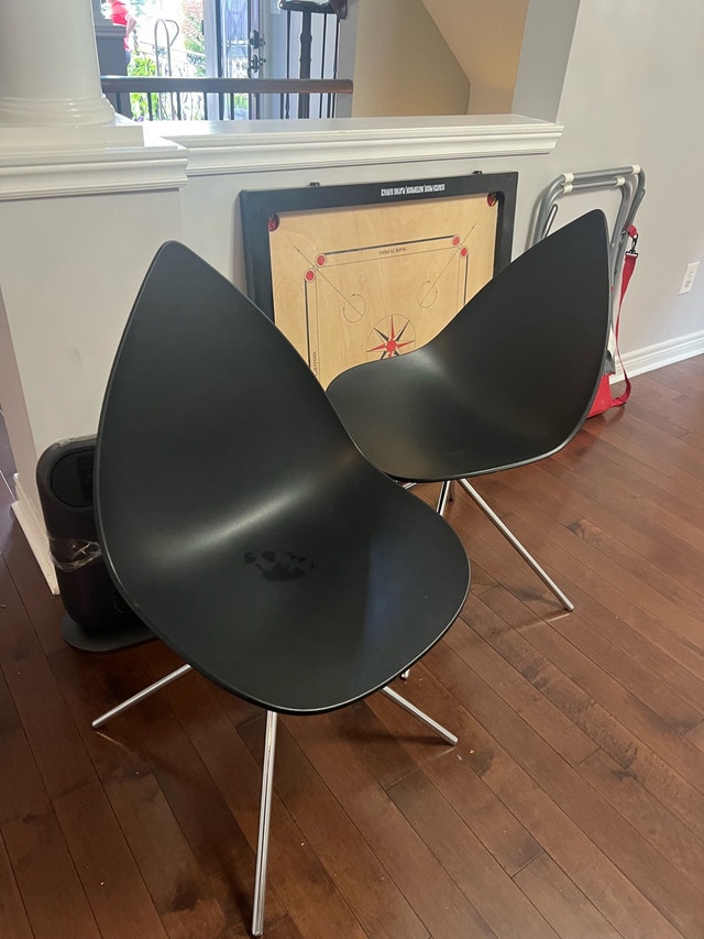 Designer Black Tear-Drop Dining Chairs boconcept
