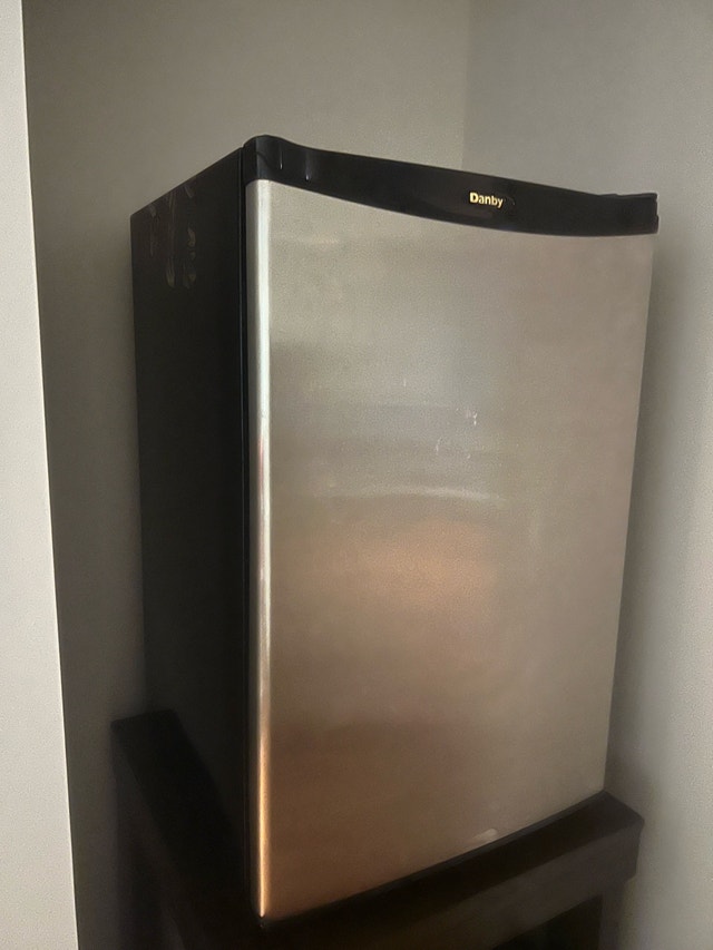 Danby Compact Refrigerator - photo 2