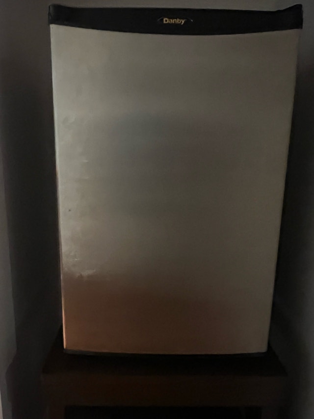 Danby Compact Refrigerator - photo 3