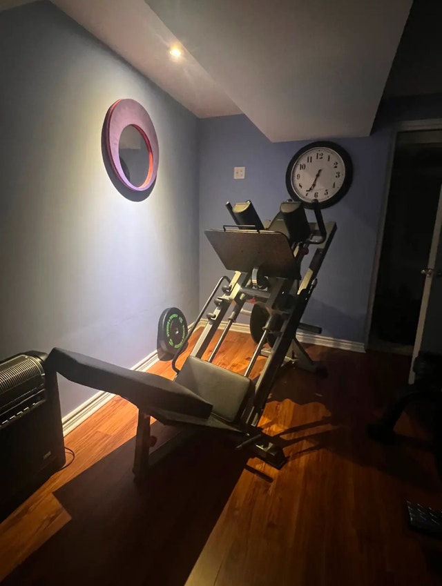 Leg Press Machine