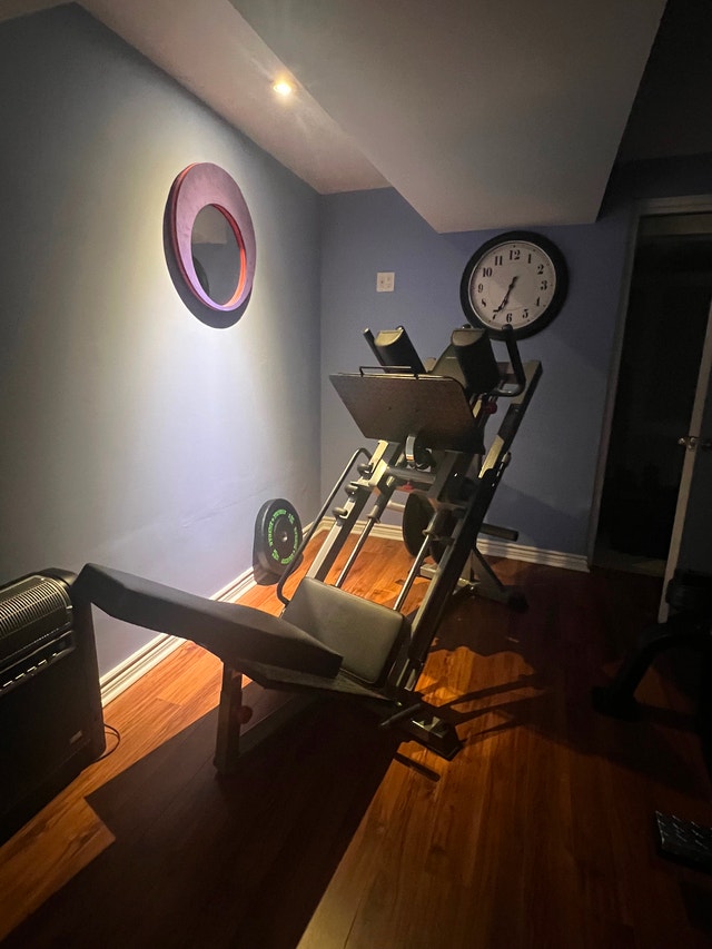 Leg Press Machine