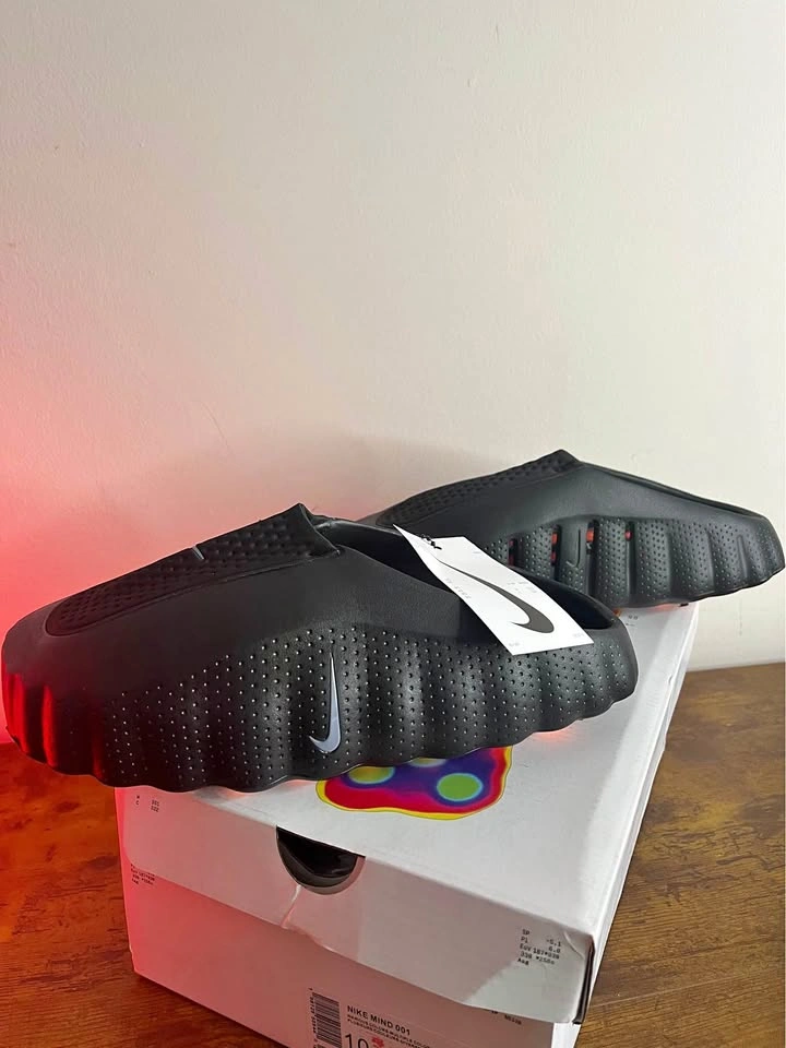 Nike Mind 001 slides size 9.5 & 10