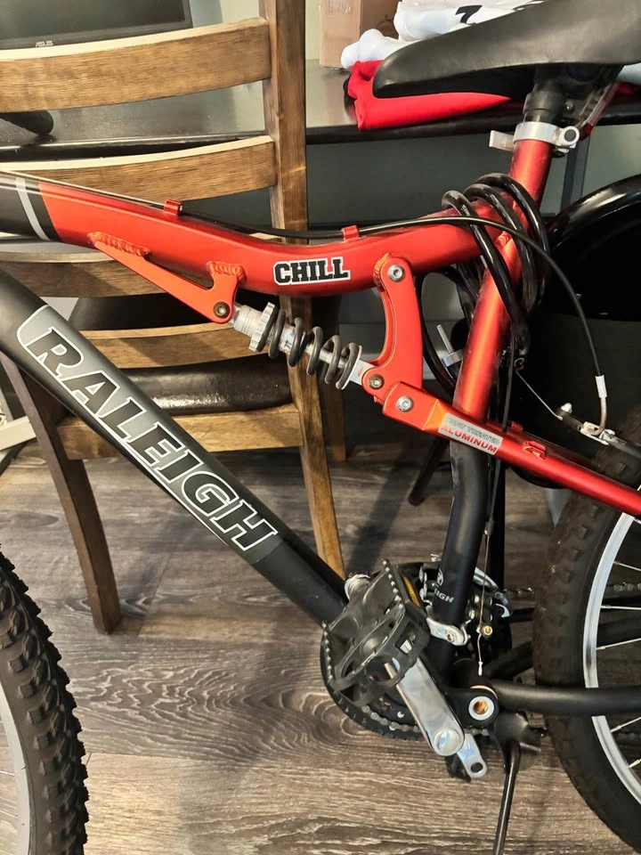 Raleigh Chill Mountain Bike - photo 2